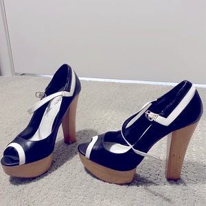 Charles by Charles David fun peep toe platform heels